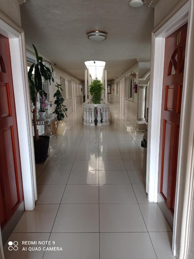 Suites Leon Rojo Tijuana Ngoại thất bức ảnh