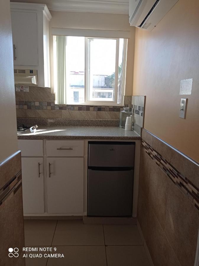 Suites Leon Rojo Tijuana Ngoại thất bức ảnh